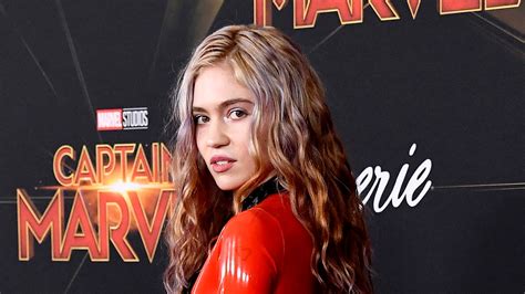 Grimes Is Incredibly Sculpted In Nude Photos On Instagram